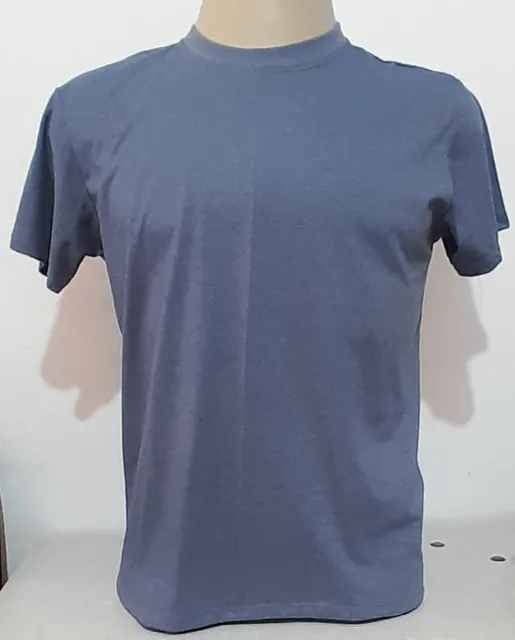 Confecção De Camisetas Básicas E Personalizadas