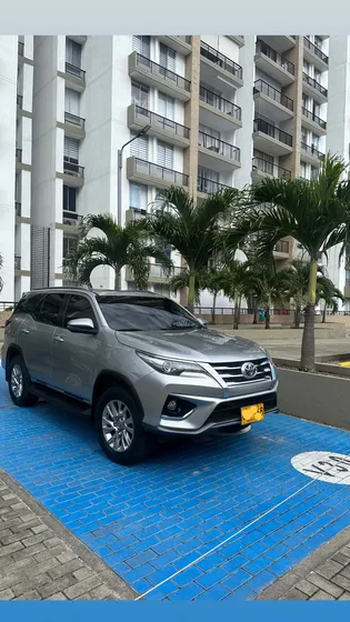 Toyota Fortuner 2.4 Street At 7as