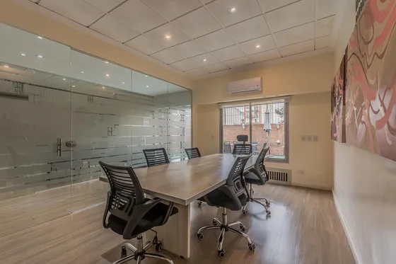Venta Importante Propiedad Comercial De Doble Frente Con Portón Levadizo Para Camiones, En Almagro