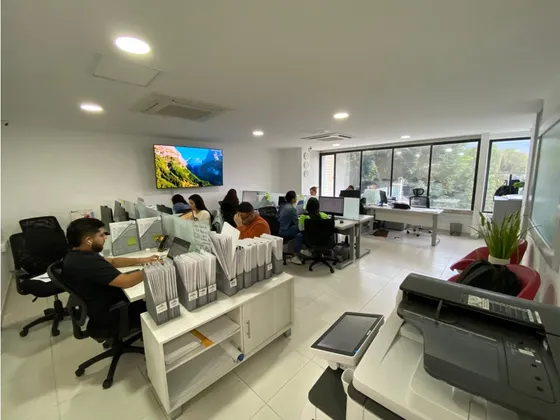 Venta De Oficina En Medellin A Una Cuadra De La Estacion Estadio