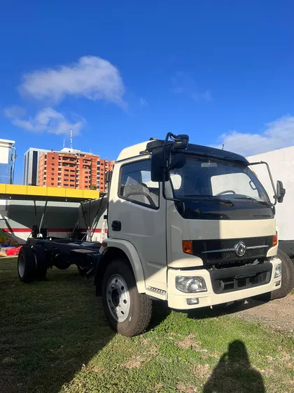 Dond Feng Camion Chasis