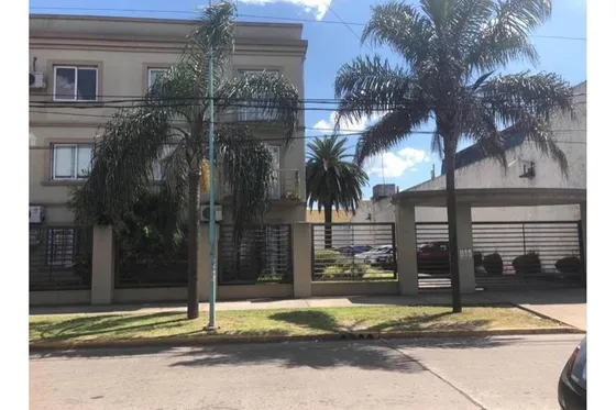 Venta Impecable Departamento  Amoblado Y Cochera Centro De Merlo 