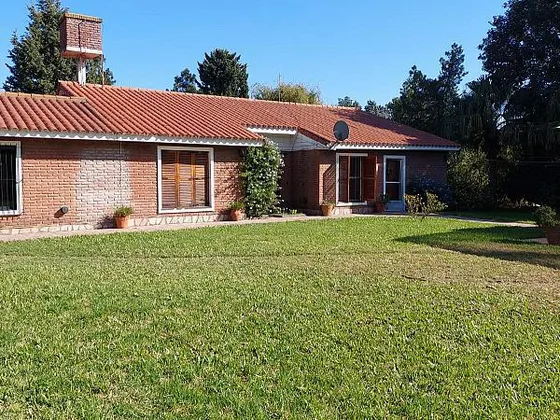 Casa Quinta En Venta En Ezeiza, Terreno De 2200 M2. Conquincho Y Piscina, Más Dependencia.