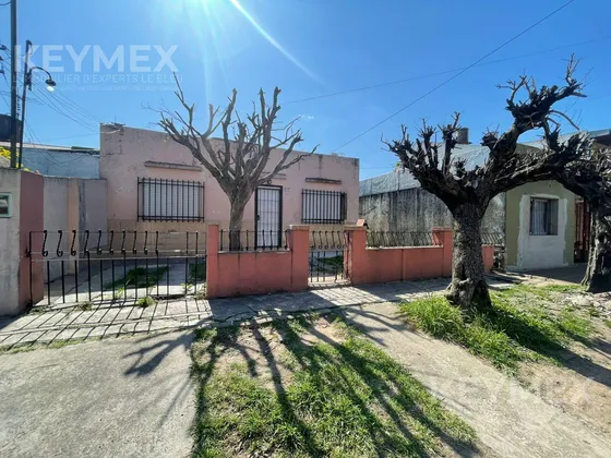 Venta Casa Compuesta De 2 Ph De 3 Ambientes C/u En Isidro Casanova