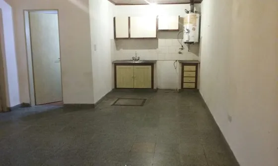 Vende Departamento 2 Amb. Lanus Este.- Oportunidad.