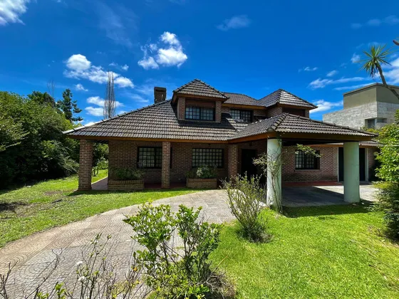 Increible Casa Quinta En Barrio Privado El Ombu!