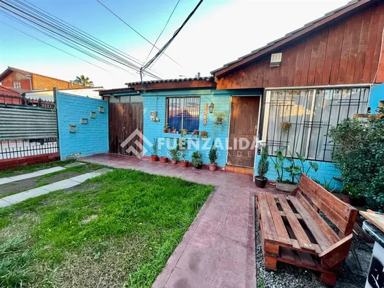 Casa En Venta De 3 Dorm / 2 Baños, En Maipú. 
