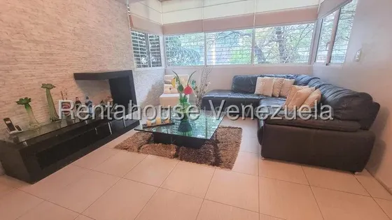 Cur Apartamento En Alquiler En Campo Alegre 25-12881 Yg