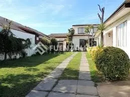 Casa En Venta De 9 Dorm. En Concón