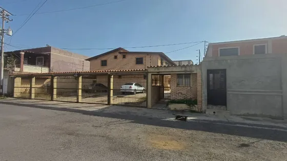 Townhouse  En Venta 4 Habitaciones,villas Lourdes , Nva Barcelona Anzoátegui