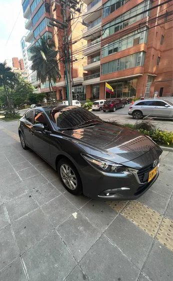 Mazda 3 2.0 Sport Touring