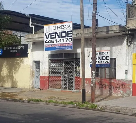 Casa Con Local Sobre Amplio Lote *exclusiva Zona Comercial*