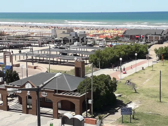 Junio, Vista Al Mar 3 Personas, $40.000 X Dia