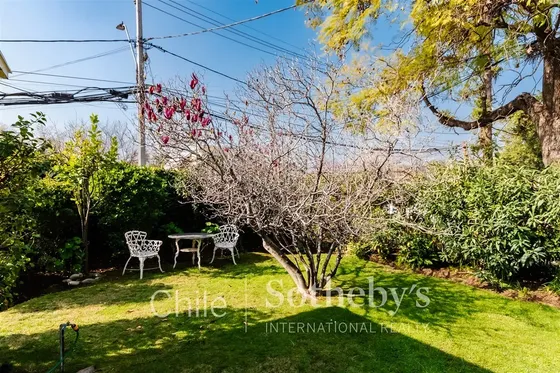 Casa En Venta De 4 Dorm. En Las Condes