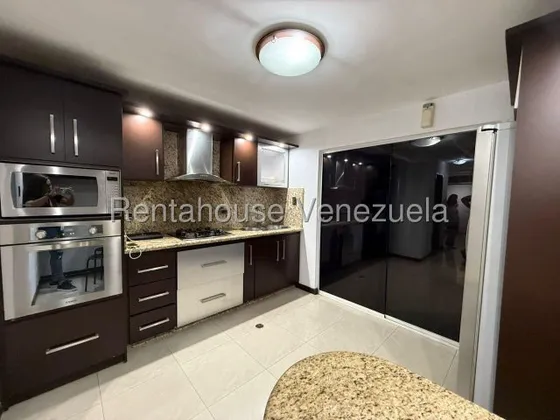 Casa En Alquiler En Av. Ribereña Cabudare Lara