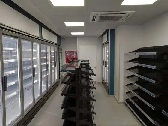 Inversionistas, Local 127 Mts2 Oxxo Metro Irarrazabal.