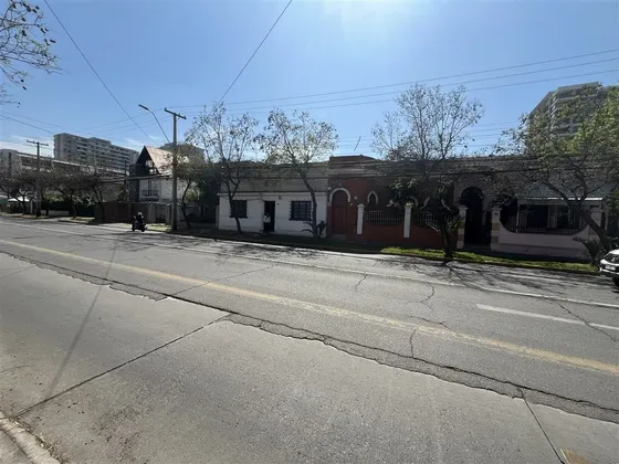 Casa En Arriendo De 6 Dorm. En Ñuñoa