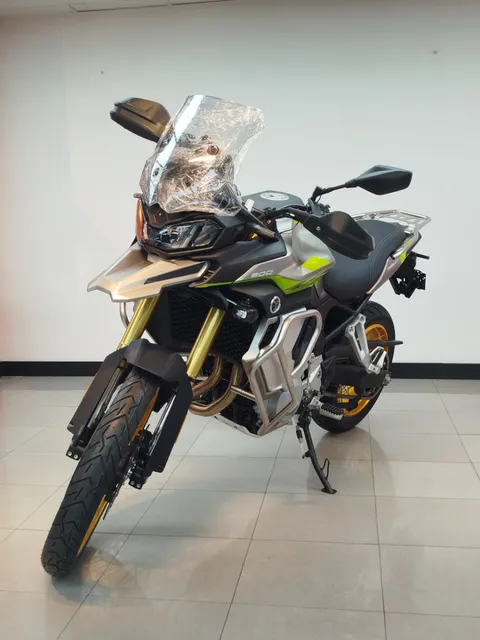 Voge Ds 900x
