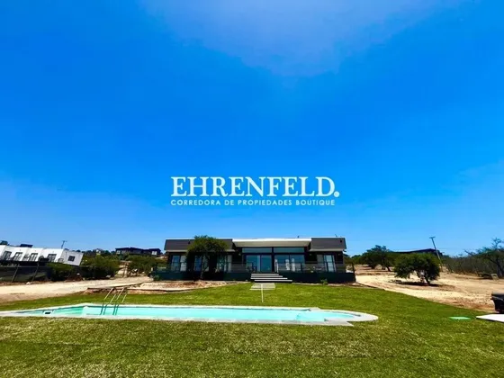 Limache. Rinconada Del Lago, Moderna Casa En Condominio.