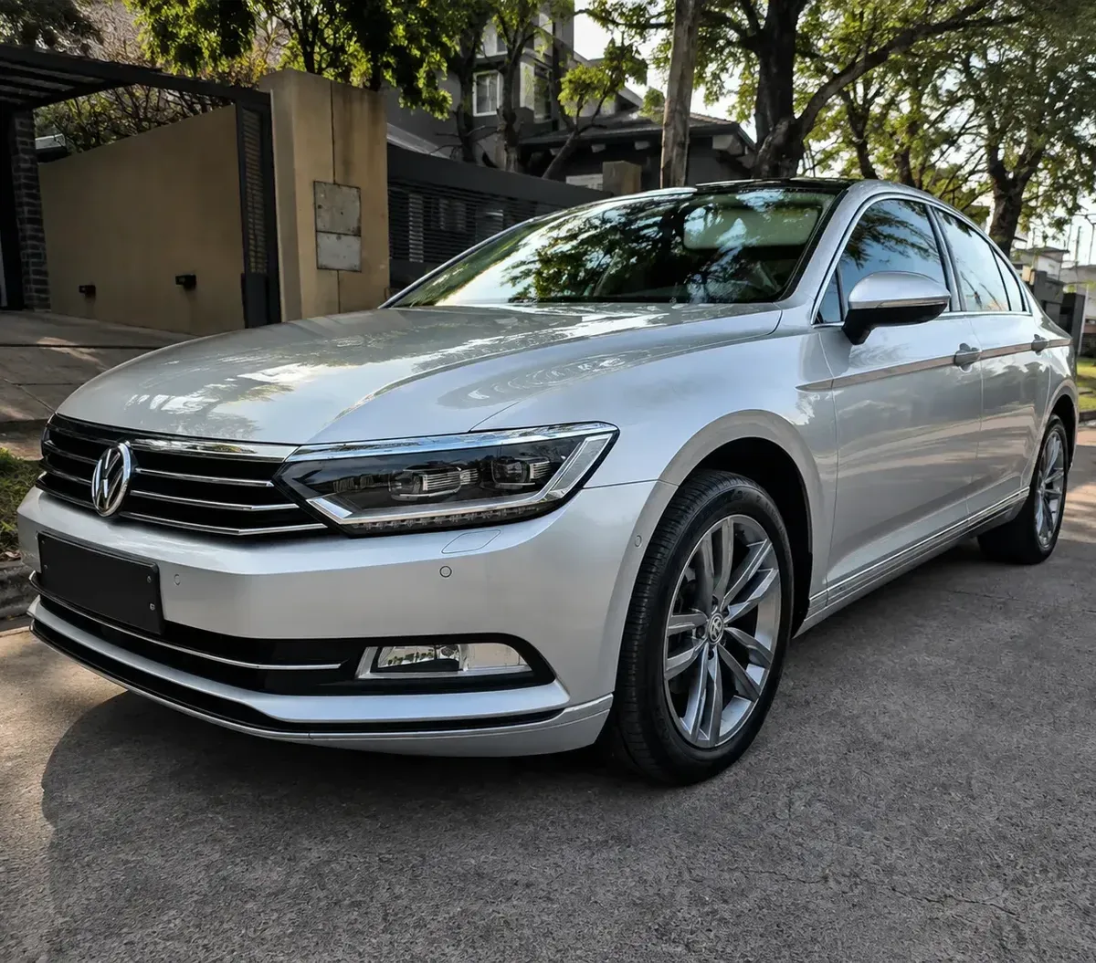 Volkswagen Passat 2.0 TSI Highline 220 CV DSG
