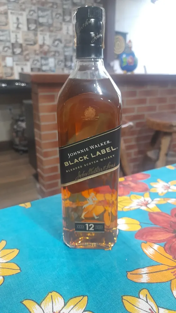 Garrafa De Uísque Johnnie Walker Black Label 12 Anos 1 Litro