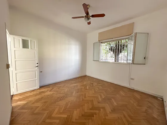Dueño Alquila Amplio 2 Ambientes. Ramos Mejía, Zona Colegio Don Bosco. Leer Detalle!