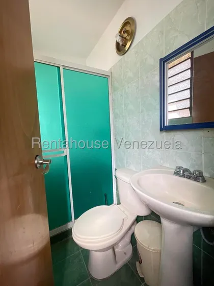  Bella Y Excelente Casa En Alquiler En La Cooperativa Maracay Amoblada Cocina Empotrada Seguridad Tanque Subterráneo Cercado Eléctrico Estacionamiento Nela 25-14786