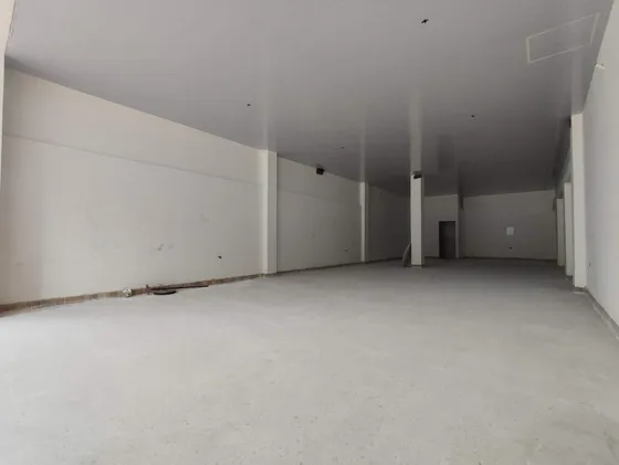 Local En Arriendo En Avenida Libertadores. Cod A26157