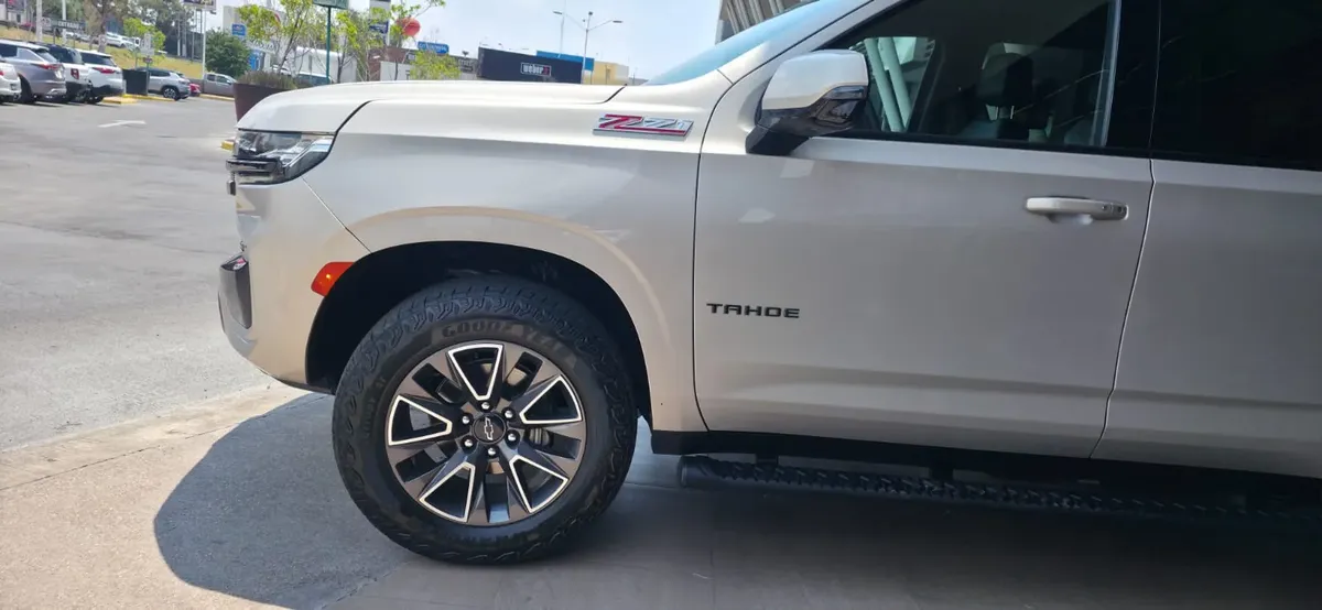 Chevrolet Tahoe 2023 6.2 Z71 4x4 At