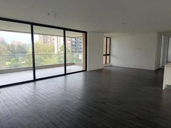  Apartamento En Arriendo Ubicado En El Poblado (26885).