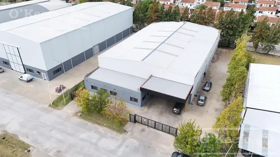 Depósito En  Alquiler 1000 M2 Mas 166 M2 De Oficinas.