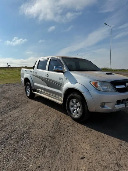 Toyota Hilux Pick-up 3.0 Srv 4x2 Cabdoble
