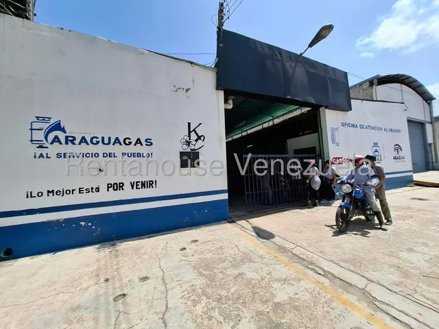 Rent-a-house Vende Galpón Comercial, Zona Centro, El Macaro, Turmero, Estado Aragua, 25-8965 Gf.