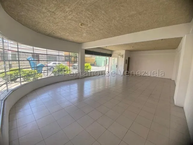 Daniela Linarez Vende Locales Comerciales En Excelentes Condiciones Posee 65m2 A Pie De Calle Zona De Alto Trafico En El Centro De Barquisimeto                                                         