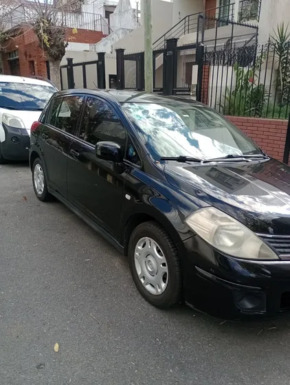 Nissan Tiida 1.8 Visia