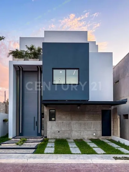 Casa Con Alberca Privada En Residencial Exclusivo