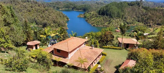 Encantadora Finca En Venta El Peñol