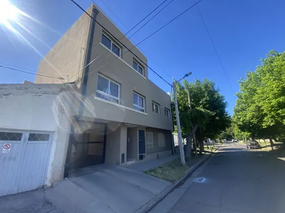 Duplex Venta Dos Dormitorios Patio Cochera Brio Belgrano 