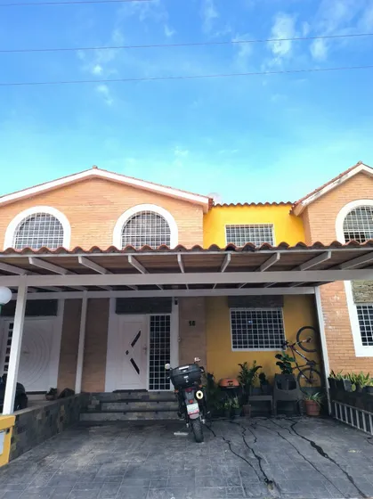 En Venta Town House  En San Diego Residencia Los Frailes  Excelente Ubicación