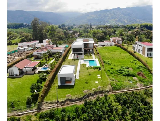 Casa Campestre Para Venta En Conjunto Cerrado