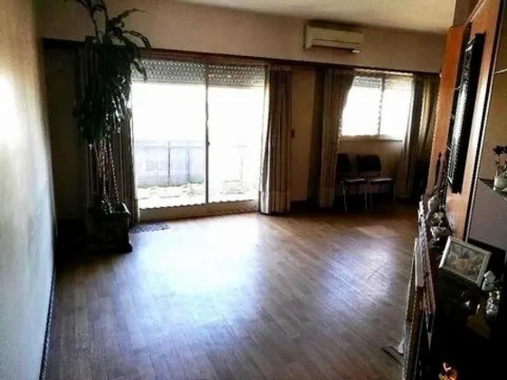 Departamento En Venta - 3 Dormitorios 2 Baños - Cochera - 108mts2 - Quilmes