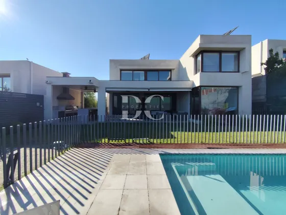 Casa En Arriendo De 4 Dorm. En Colina Chicureo Chamisero