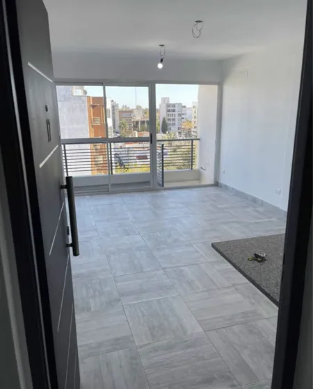Venta-monoambiente-moron-balcón-frente