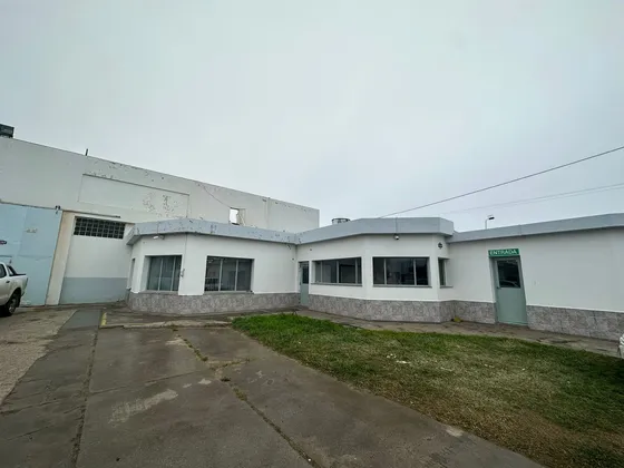 Venta Base Con Galpon Bº Industrial Sobre Ruta 3