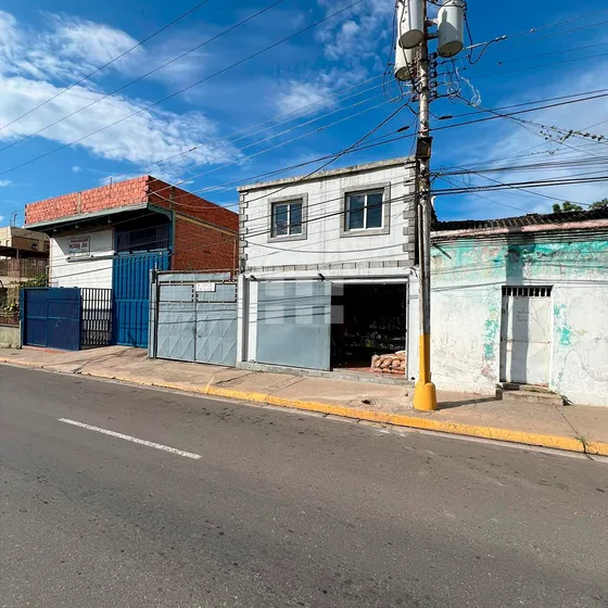 Galpón Comercial Ubicado En La Av. Principal De Pozuelos
