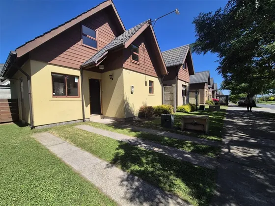 Casa Nueva En Venta De 3 Dorm. 3 Baños En Los Angeles