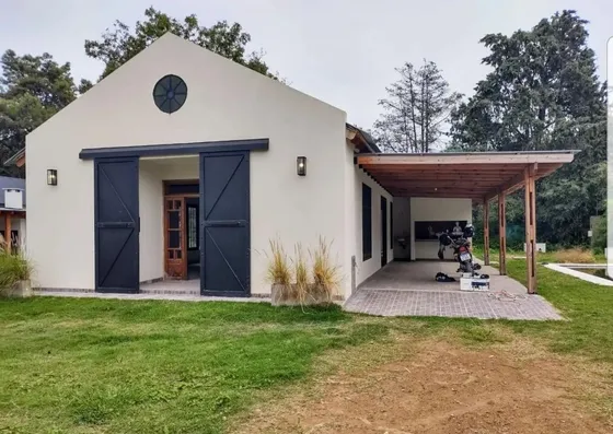 Venta Casa 3 Ambientes Con Parque Y Pileta En Manzanares