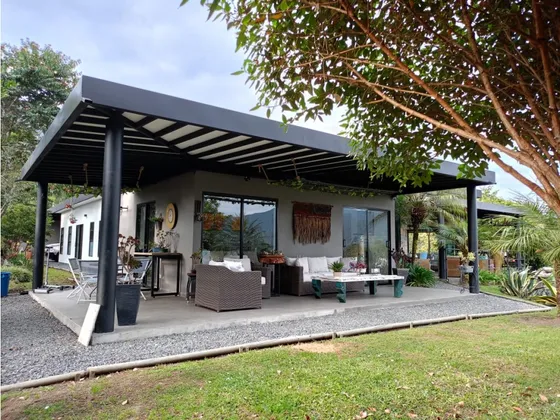 Casa Campestre En Venta Sector Cantarrana, La Ceja 