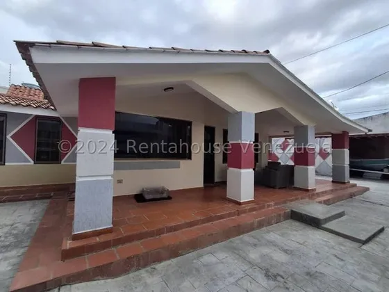 Gbf 25-1440 Vendo Magnifica Casa Con Terreno Los Overos Turmero Comunícate Ya.