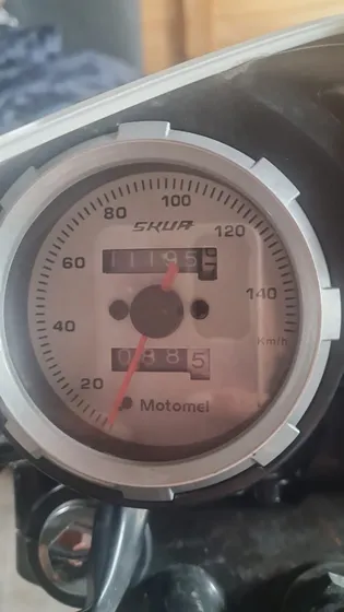 Motomel Skua V6